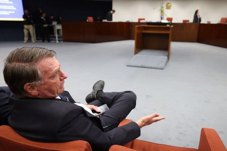 Bolsonaro Enfrenta Novas Acusasções Além do Golpe