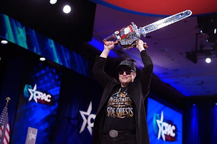 Elon Musk anuncia hackathon para desenvolvimento de um 'mega API'. Reprodução: TechCrunch
