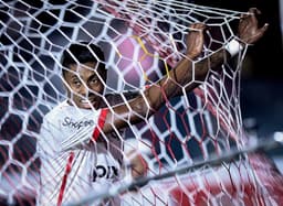 Jogadores do Flamengo em ação, mas falhando nas finalizações durante a partida. Reprodução: Globo