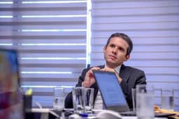 Hugo Motta lidera Câmara com novo enfoque digital