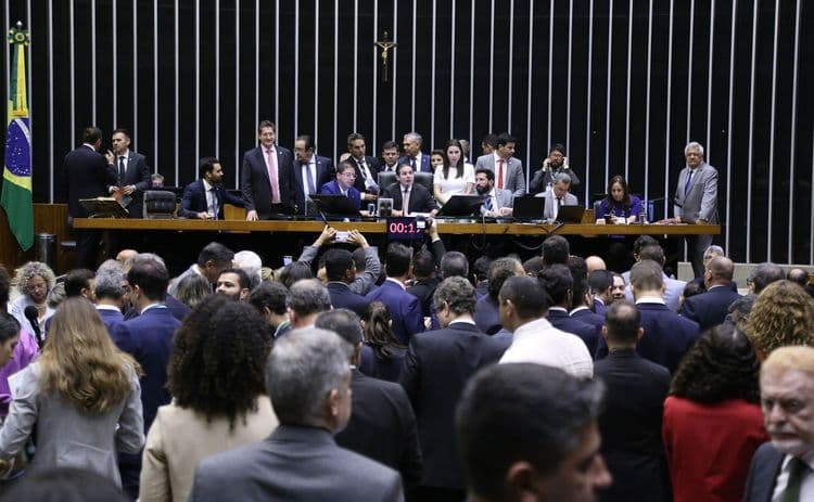 Proposta de aumento no número de parlamentares em discussão na Câmara dos Deputados. Reprodução: Globo