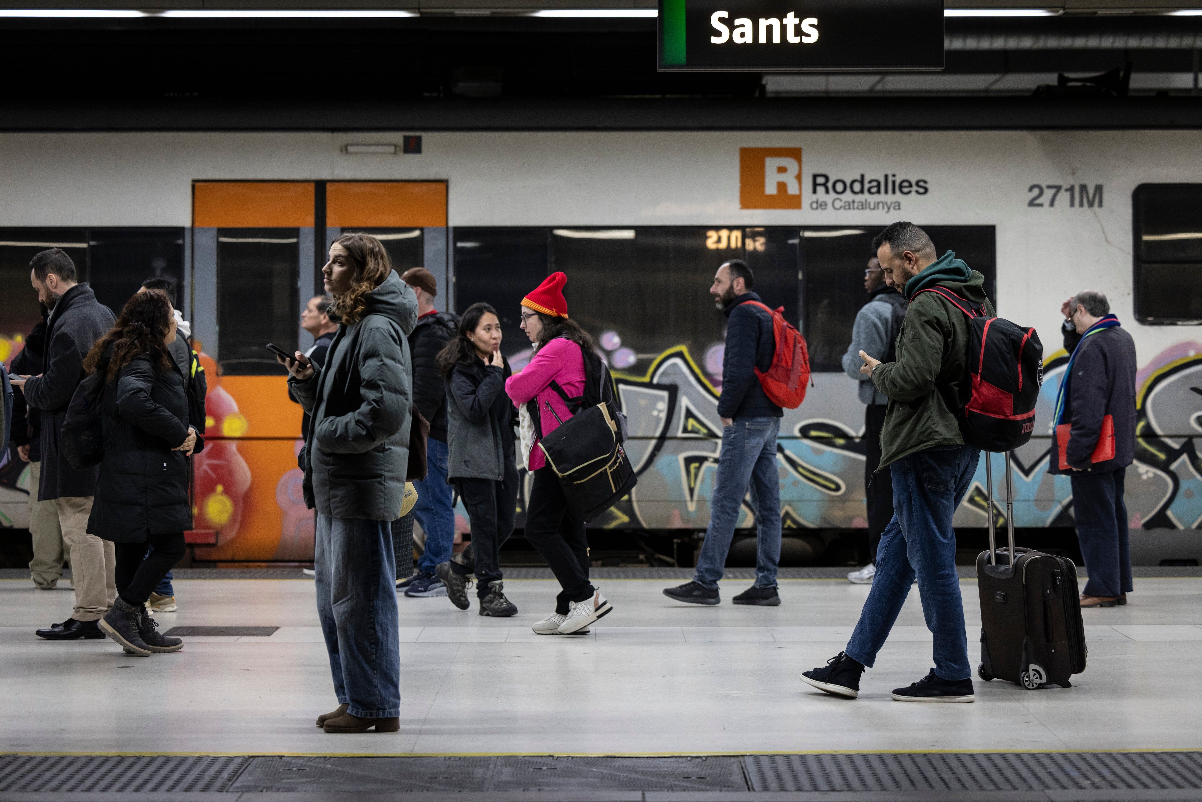 Greve ferroviária continua, com coletazos de três sindicatos minoritários. Reprodução: Elpais