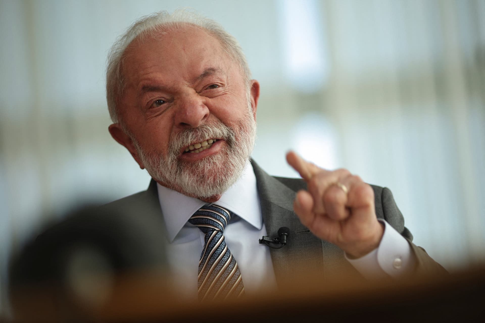 Lula afirma que só ligará para Trump se houver disposição real para diálogo sobre tarifas. Reprodução: Reuters