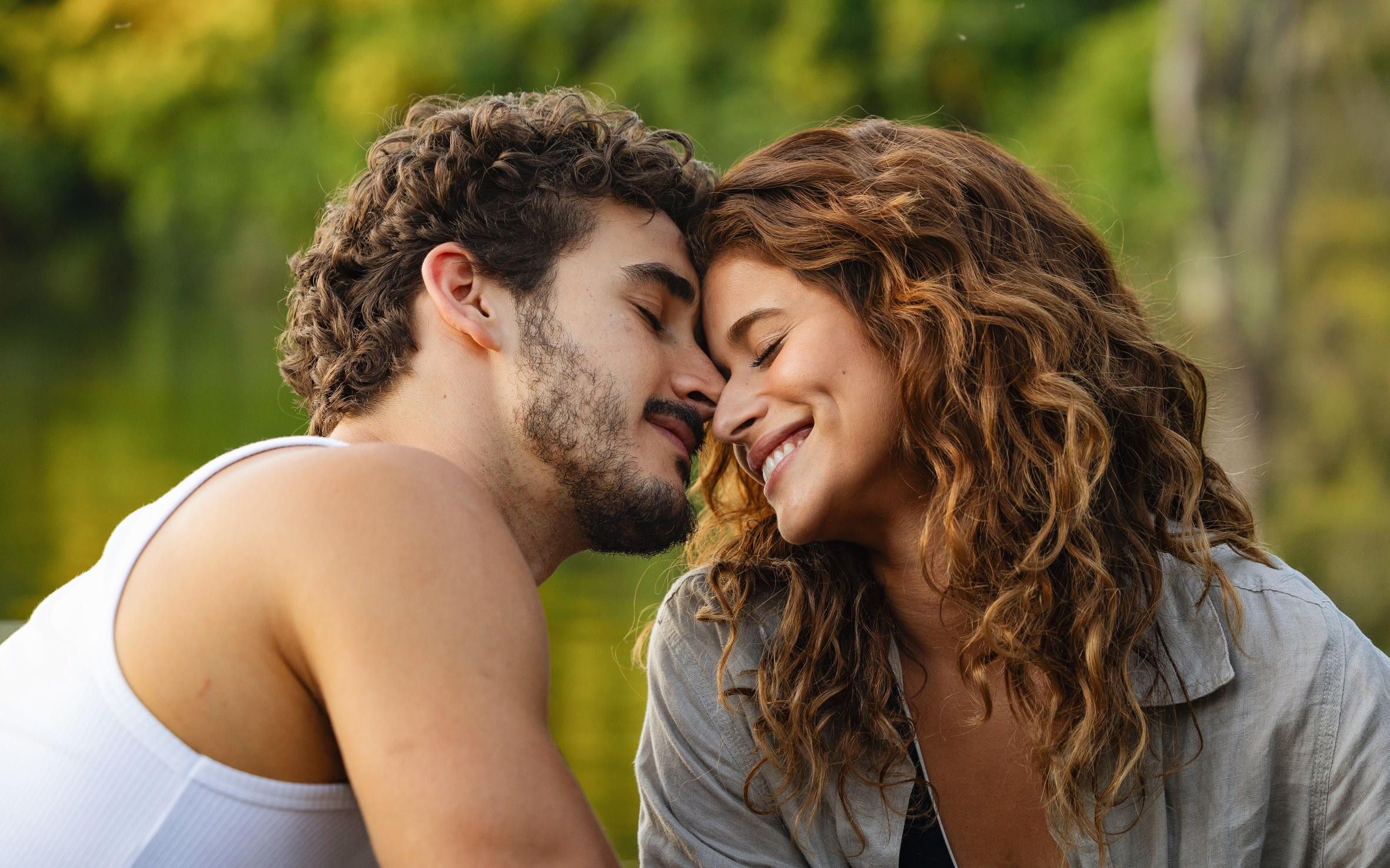 Agrado revela a João Raul o sonho de casamento. Reprodução: Gshow