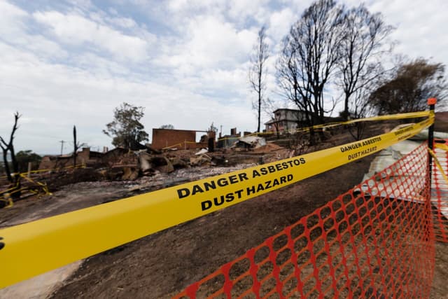 Críticos questionam a falta de regulações sobre produtos relacionados ao risco de mesotelioma. Reprodução: Gizmodo