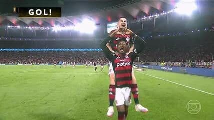Bruno Henrique marca o gol da vitória do Flamengo sobre o Internacional na Libertadores. Reprodução: Globo