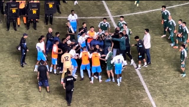 Confusão marca final do jogo Gama e Real Brasília