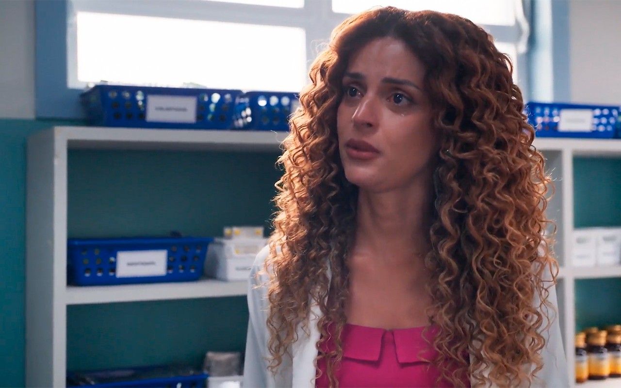 Resumo de Três Graças: prisão e sumiço de estátua.. Reprodução: Gshow