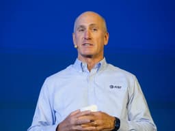 CEO da AT&T orienta jovens a planejar carreira em capítulos de 4 a 5 anos.. Reprodução: Businessinsider