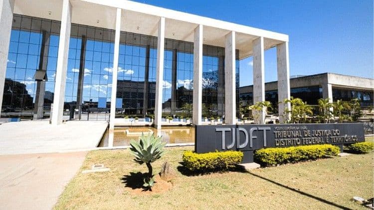Mulher busca retirar fotos do ex-companheiro, mas Justiça nega pedido por proteção à liberdade de expressão. Reprodução: Globo