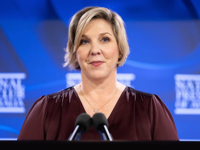 Robyn Denholm discursa sobre Musk, seus empreendimentos e o pacote de remuneração da Tesla. Reprodução: Retorno do item 11