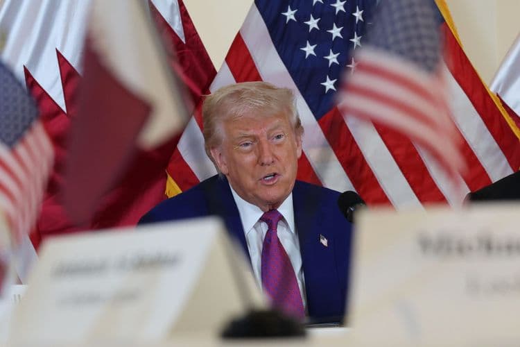 Trump se opõe à produção da Apple na Índia durante discurso no Catar. Reprodução: Business Insider