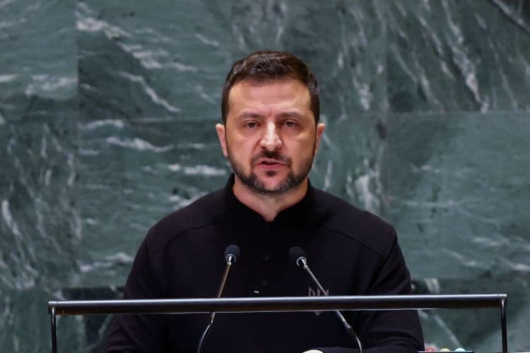 Zelensky discute retorno de ucranianos com Emirados Árabes