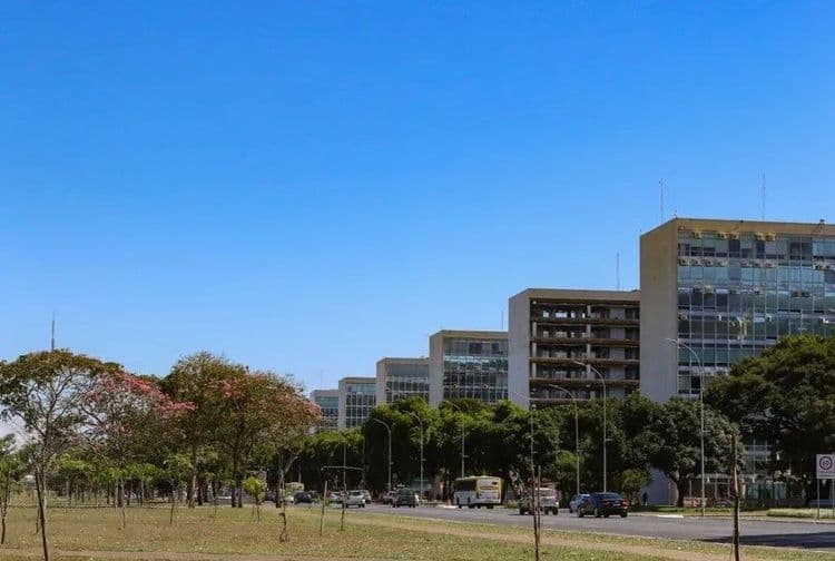 O debate sobre a reforma administrativa no Brasil busca uma proposta estrutural viável e republicana.; Legenda da imagem. Reprodução: Jéssica Moreira