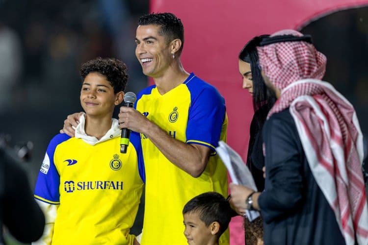 Cristiano Ronaldo revela desejo de jogar com filho