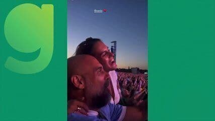 Guardiola assiste ao show do Oasis com a filha em Manchester. Reprodução: Retorno do item 11