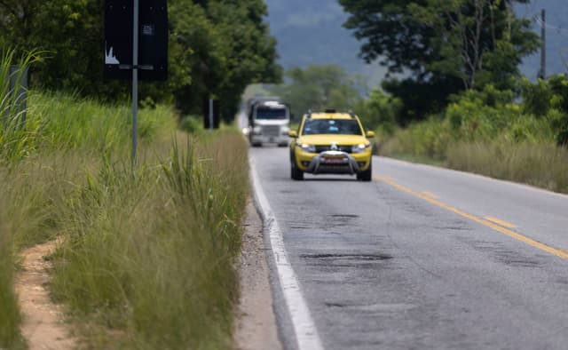 Estradas do litoral do RJ conectam comunidades e impulsionam serviços. Legenda da imagem. Reprodução: Retorno do item 11