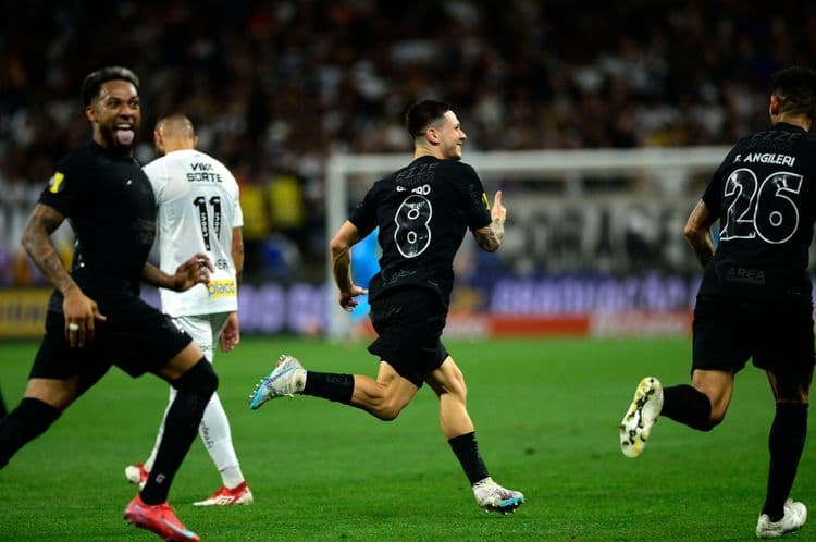 Corinthians supera desafios e avança na final do Paulista