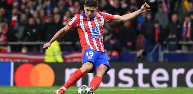 Julian Álvarez comenta anulação de pênalti na Liga dos Campeões
