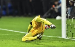 Hugo brilha nos pênaltis; Corinthians elimina Cruzeiro. Reprodução: Esporte