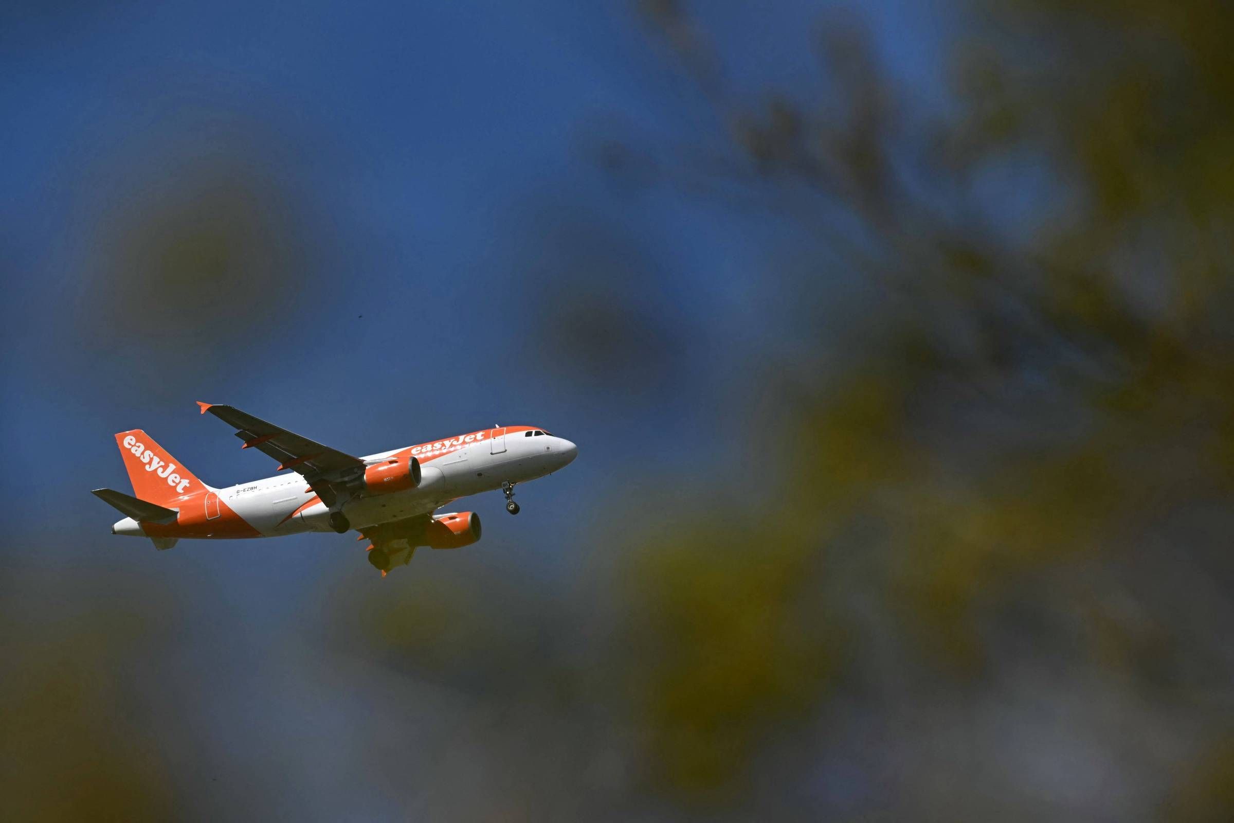 UE considera estender taxa de carbono a voos internacionais do bloco - Foto: Folha de S.Paulo