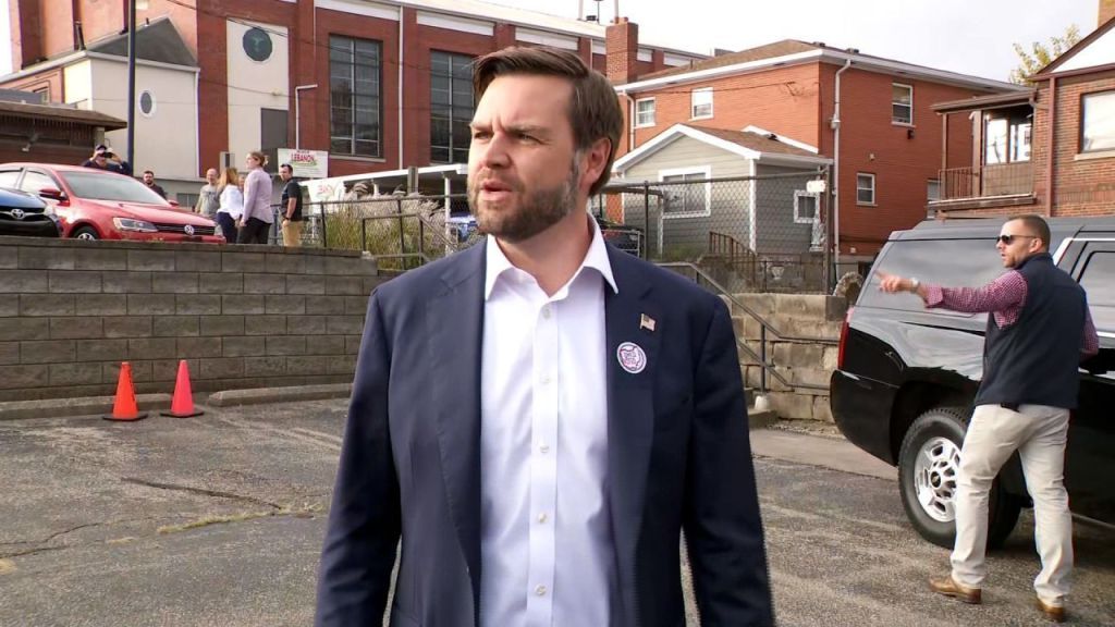 JD Vance pede apoio em orações após acidente aéreo