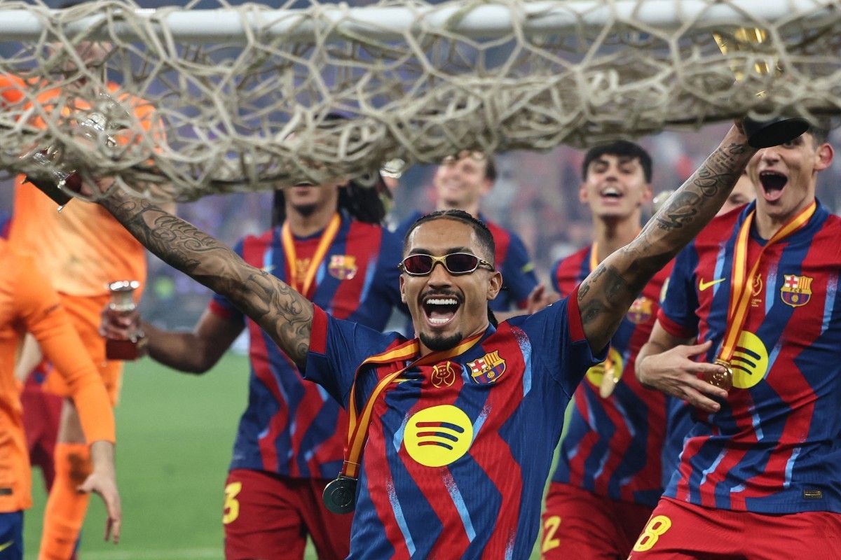 Raphinha é destaque na final da Supercopa da Espanha. Reprodução: Ge