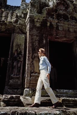 O vaquero branco se destaca como a única opção na moda de verão.; Legenda da imagem. Reprodução: El País