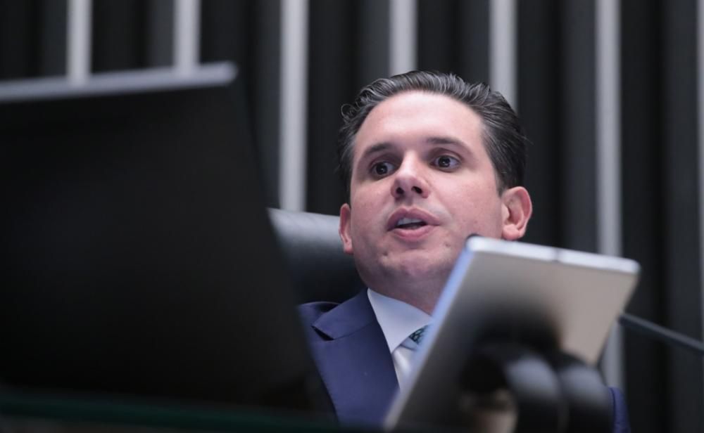 Hugo Motta durante sessão na Câmara dos Deputados, em Brasília.