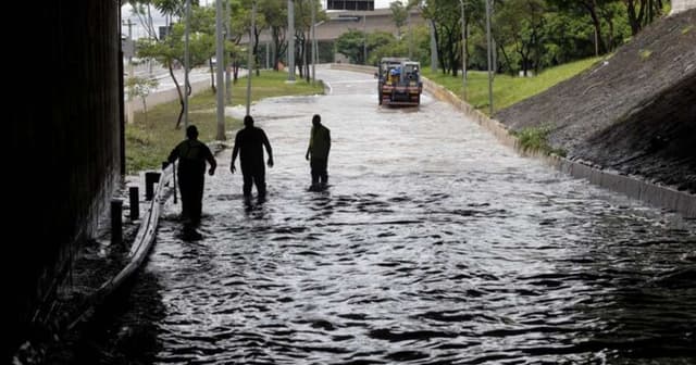 São Paulo enfrenta chuvas e risco de alagamentos