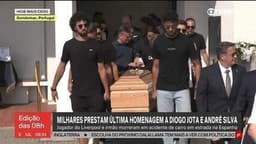 Milhares prestam homenagens a Diogo Jota e André Silva no enterro em Gondomar.; Reprodução: Globo