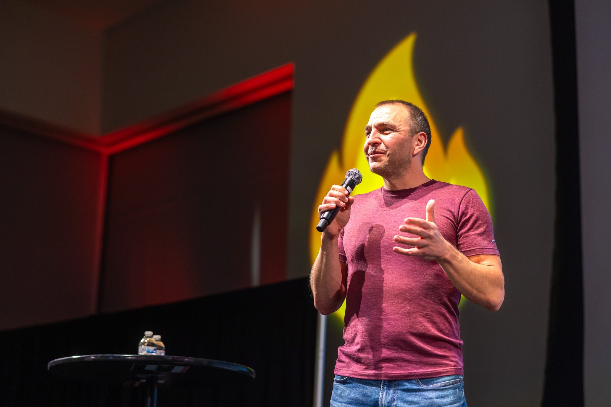 Brad Barrett compartilha três perguntas essenciais para quem busca a independência financeira. Reprodução: Business Insider