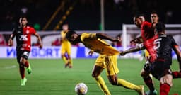 Vitória vence Sport e lidera Copa do Nordeste