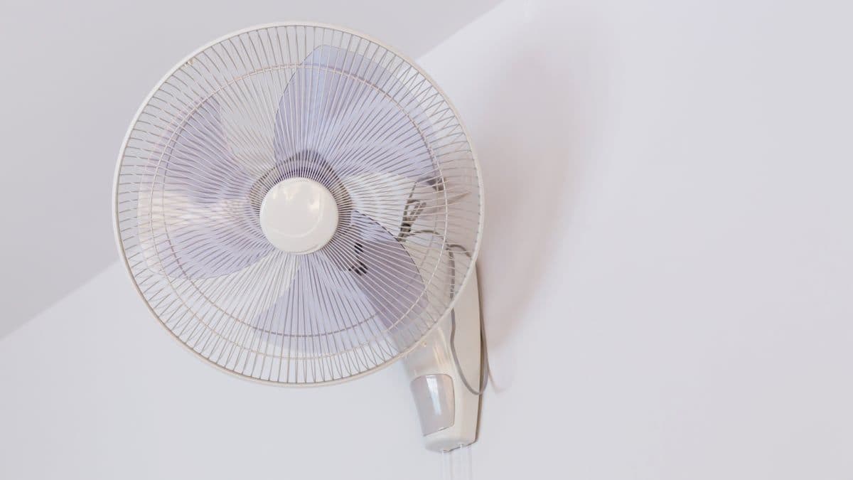 Ventilador de parede Orbegozo: o modelo mais vendido no Amazon para enfrentar o calor. Reprodução: EL PAÍS Escaparate