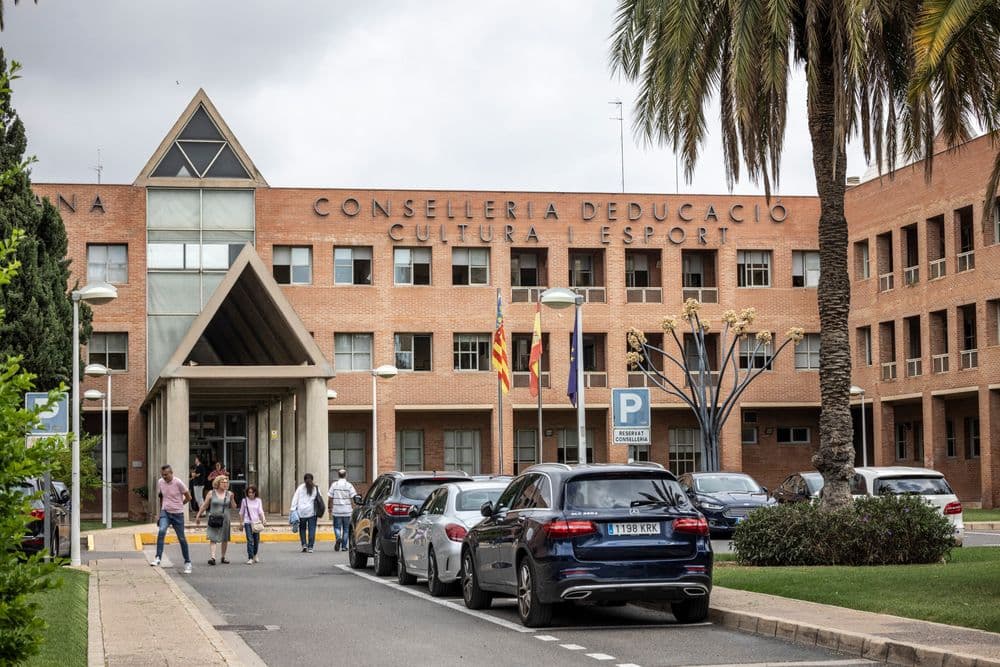 ADEP-PV denuncia agressão à diretora do CEIP Cervantes em Valencia. Reprodução: El País