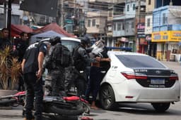 MPRJ apresenta denúncias contra seis PMs após imagens da megaoperação nos Complexos do Alemão e Penha.. Reprodução: Oglobo