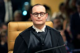 Zanin diz não haver impedimento para julgar denúncia contra Bolsonaro