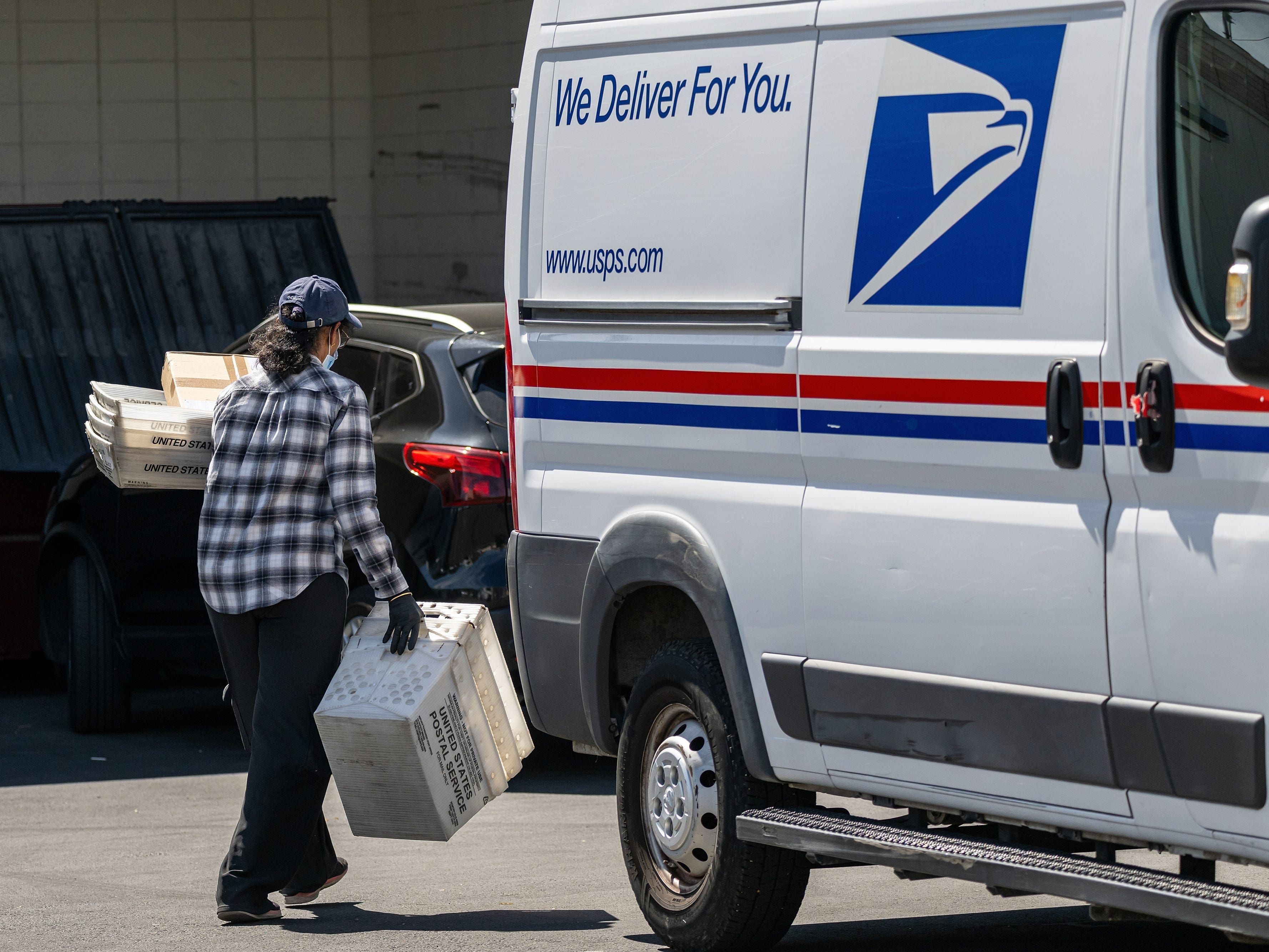 Combustível mais caro eleva o custo do envio de pacotes.. Reprodução: Businessinsider