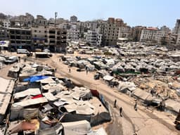 Famílias em Gaza enfrentam escassez de alimentos e temem novas evacuações.; Legenda da imagem. Reprodução: El Pais