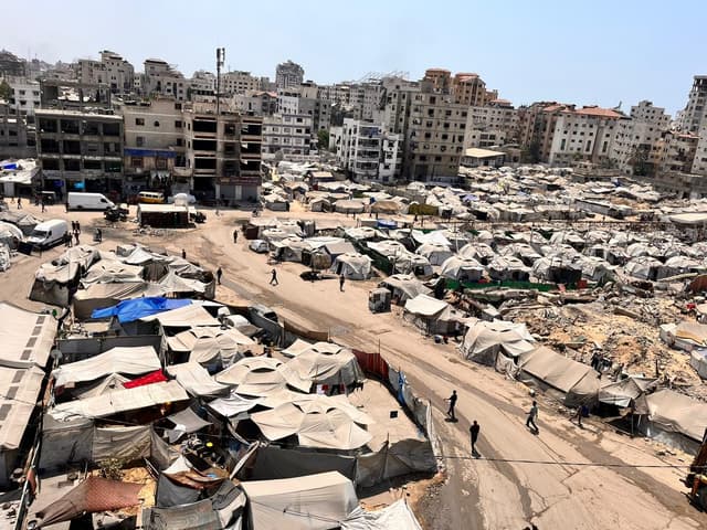 Famílias em Gaza enfrentam escassez de alimentos e temem novas evacuações.; Legenda da imagem. Reprodução: El Pais