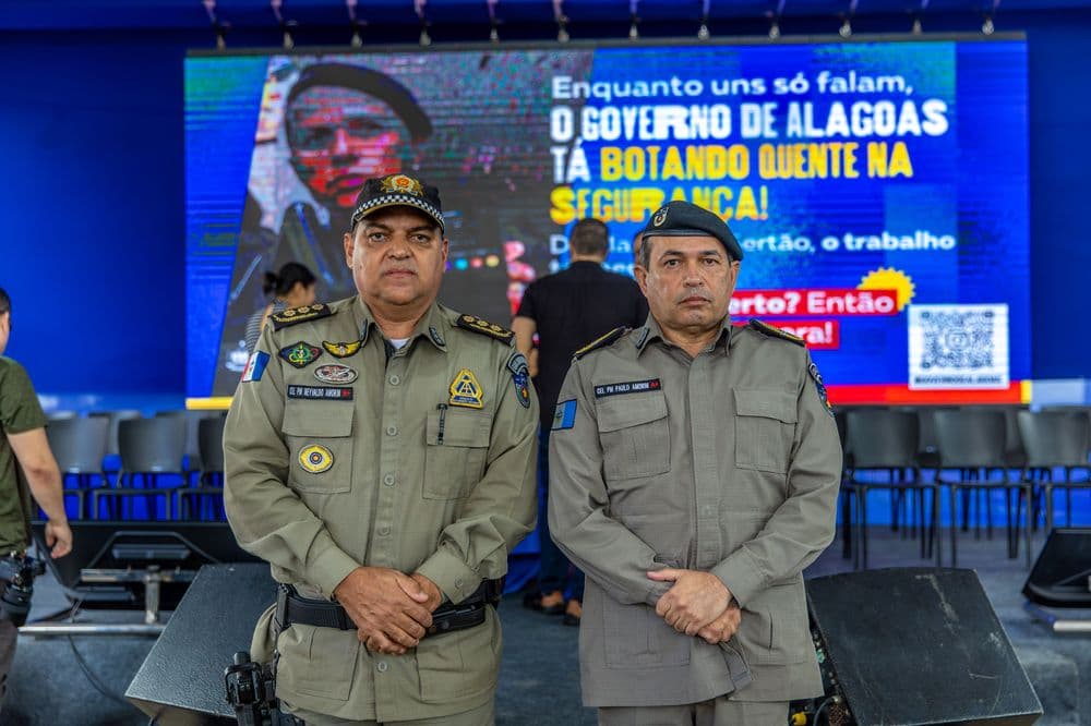 Polícia Militar de Alagoas recebe novas viaturas e armamentos em cerimônia no Marco dos Corais.; Legenda da imagem. Reprodução: Redação com Assessoria