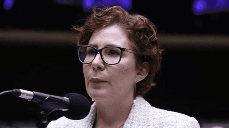 STF Condena Carla Zambelli por Porte Ilegal de Arma