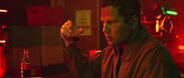 Cena de Enterre seus mortos: estrada árida e atmosfera apocalíptica. Legenda da imagem. Reprodução: Retorno do item 11