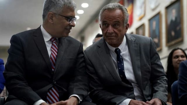 Funcionário corrige cronograma do secretário de Saúde dos EUA sobre investigação de causa. Reprodução: iG