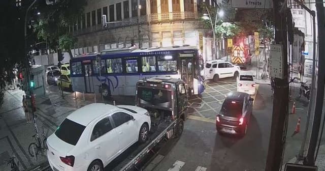 Incêndio em prédio no Rio deixa 19 feridos