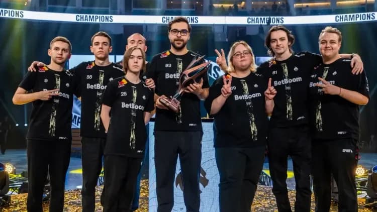 Equipe Spirit celebra a vitória sobre Astralis e conquista o segundo troféu do ano. Reprodução: GosuGamers