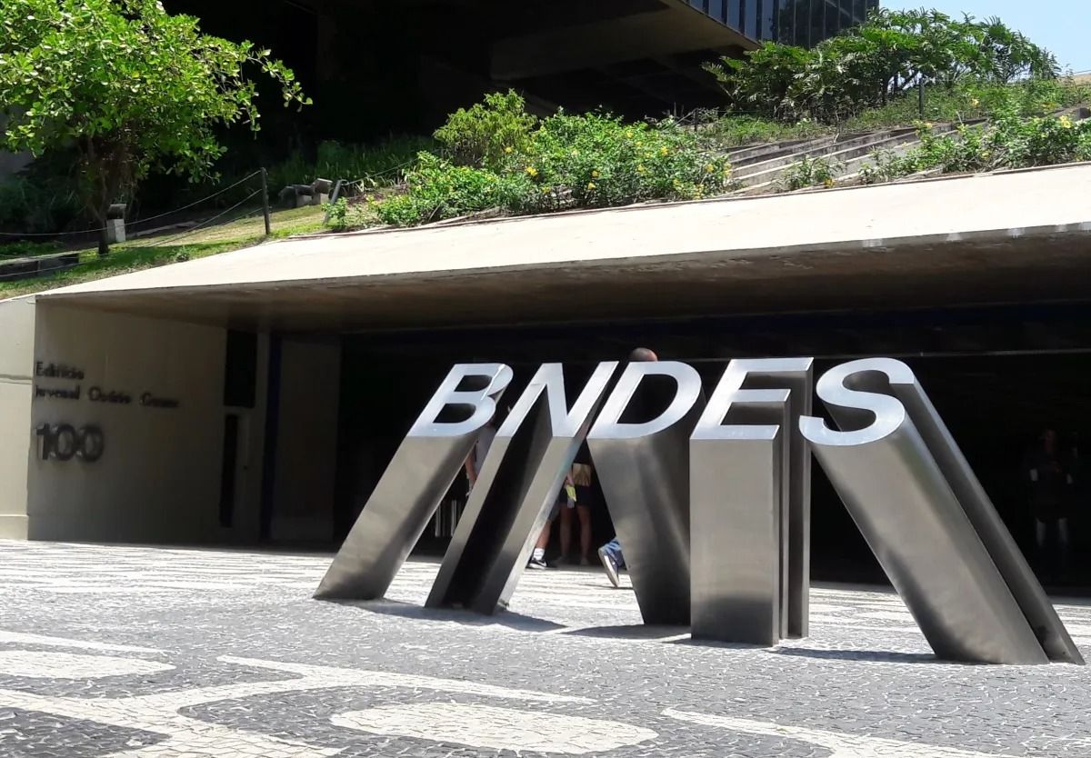 Eletronet recebe R$ 50 milhões do BNDES para expansão de rede de fibra óptica