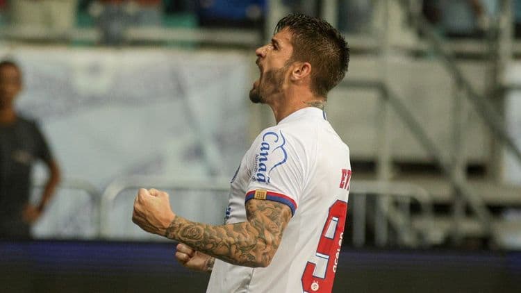 Fluminense contrata centroavante Everaldo para 2025