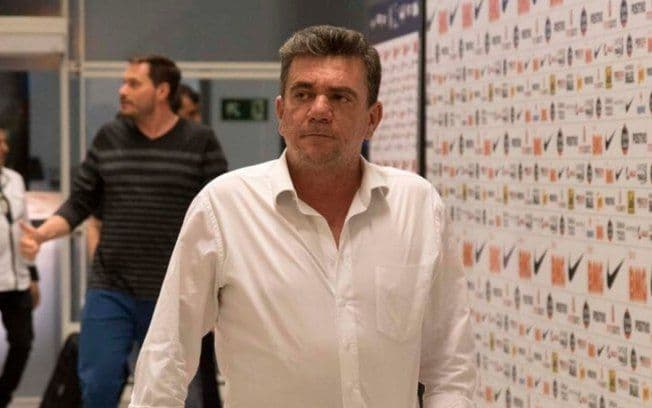 Coletivo Família Corinthians pede a expulsão de Andrés após denúncias e investigações. Reprodução: Esporte.