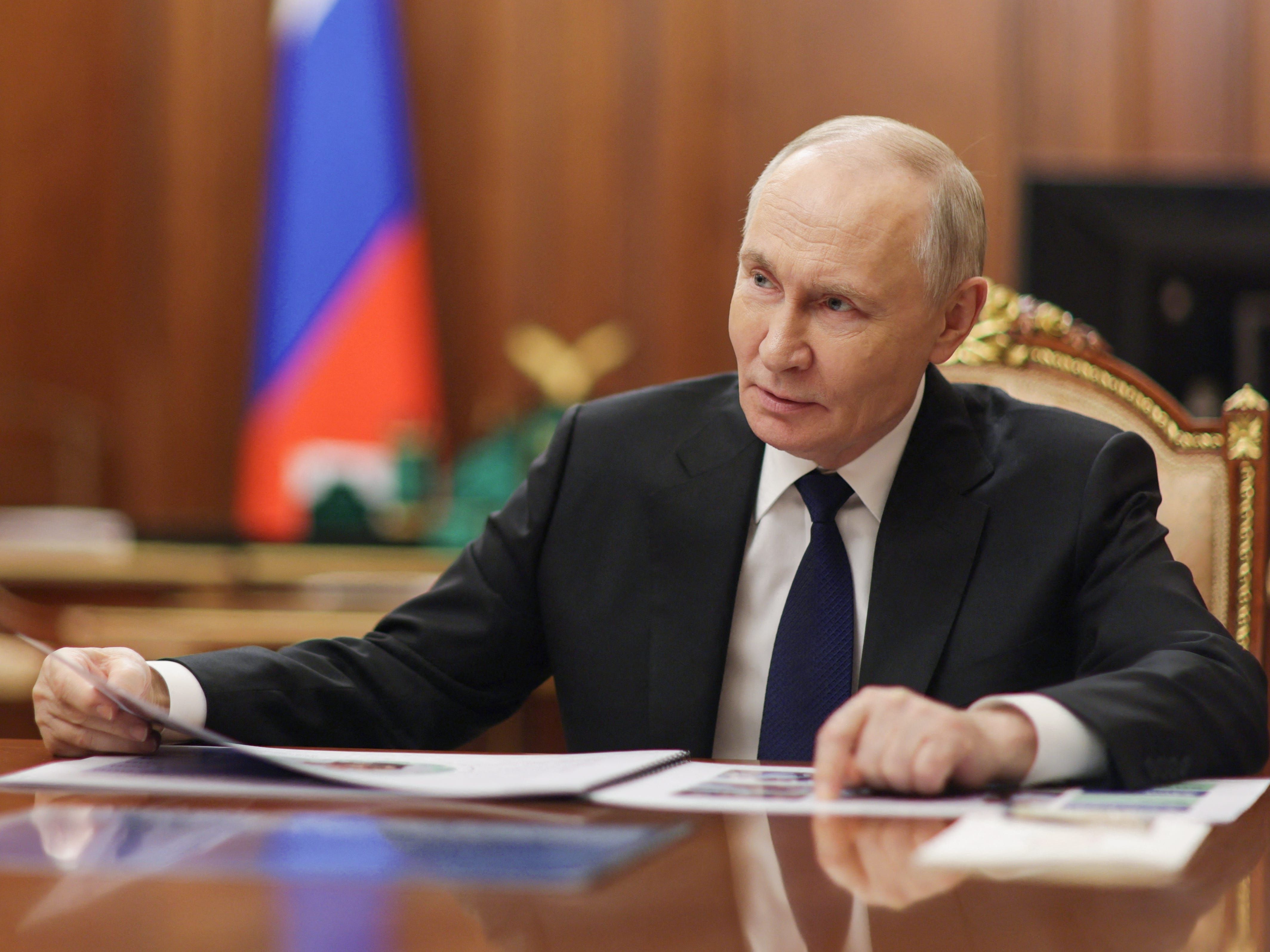 Rússia pode enfrentar perdas contábeis na Venezuela por ativos de petróleo e empréstimos de armas, diz analista.. Reprodução: Businessinsider